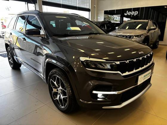 JEEP COMMANDER 1.3 T270 TURBO FLEX OVERLAND AT6 JEEP COMMANDER 1.3 T270 TURBO FLEX OVERLAND AT6